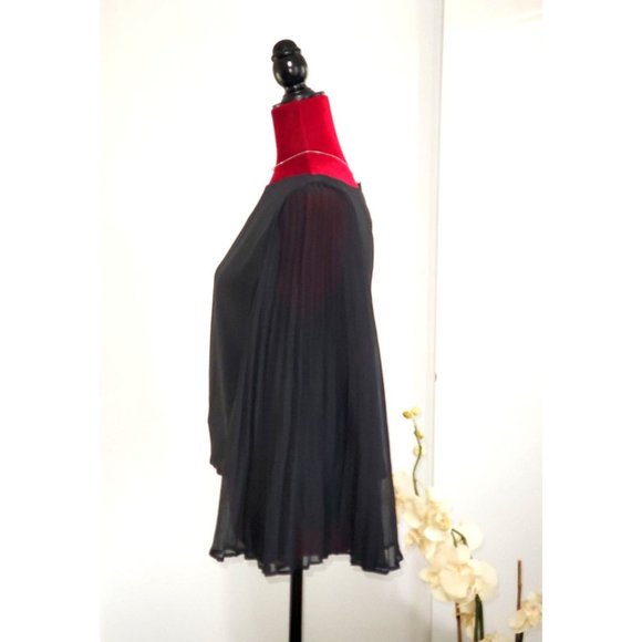 NWOT Carmen Marc Calvo black sheer batwing sleeve K- hole blouse size M 1228 - Picture 3 of 8